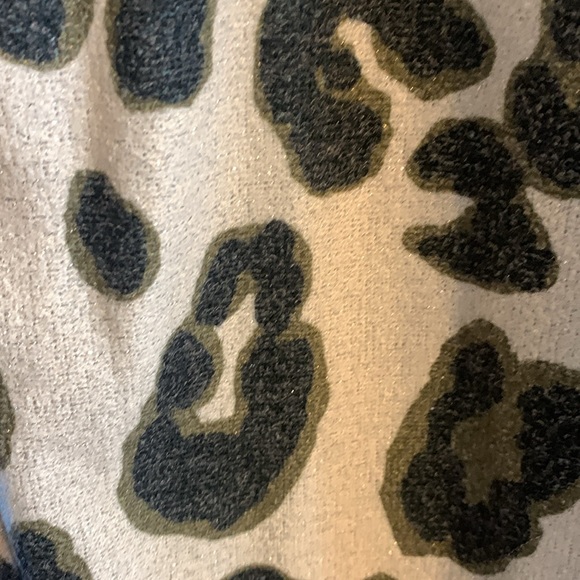 LIKE NEW Susan Graver Cardigan with pockets L - Picture 2 of 7